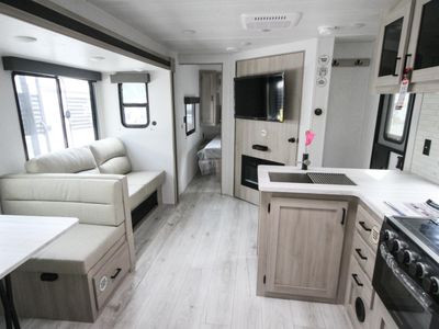 2026 East to West, Inc. Della Terra 275BH - Photo 7