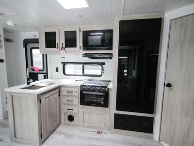 2026 East to West, Inc. Della Terra 275BH - Photo 10