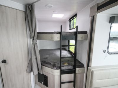 2026 East to West, Inc. Della Terra 275BH - Photo 17