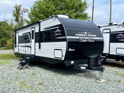 2026 East to West, Inc. Della Terra 275BH - Photo 1