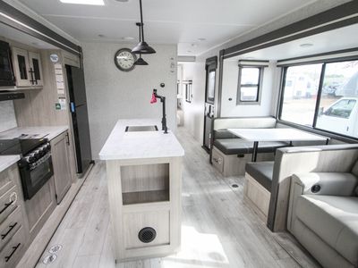 2026 East to West, Inc. Della Terra 272RL - Photo 6