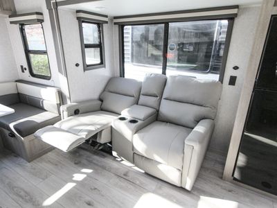 2026 East to West, Inc. Della Terra 251RD - Photo 9