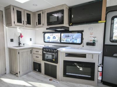 2026 East to West, Inc. Della Terra 251RD - Photo 11