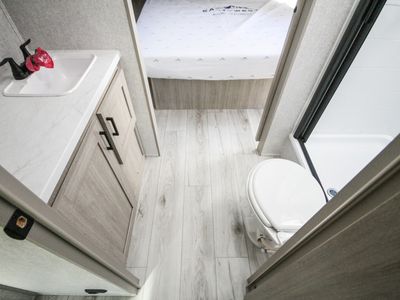 2026 East to West, Inc. Della Terra 251RD - Photo 15