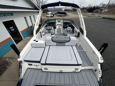 2025 Chaparral 247 SSX - Photo 9