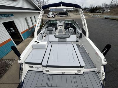 2025 Chaparral 247 SSX - Photo 10