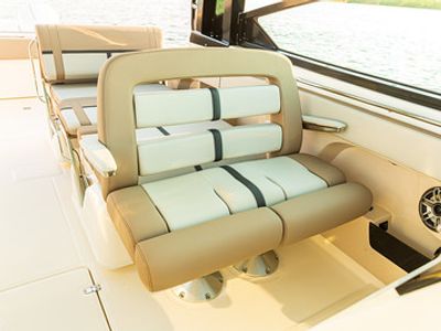 2026 Boston Whaler 330 VANTAGE - Photo 14