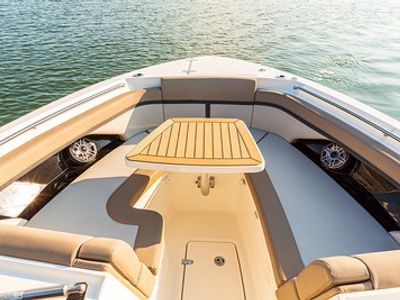 2026 Boston Whaler 330 VANTAGE - Photo 8
