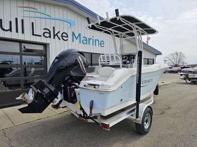 2025 Robalo R180 - Photo 3