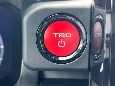 2025 Toyota Tacoma i-FORCE MAX - Photo 23