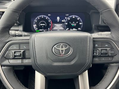 2025 Toyota Tacoma i-FORCE MAX - Photo 24