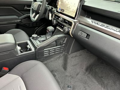 2025 Toyota Tacoma i-FORCE MAX - Photo 15