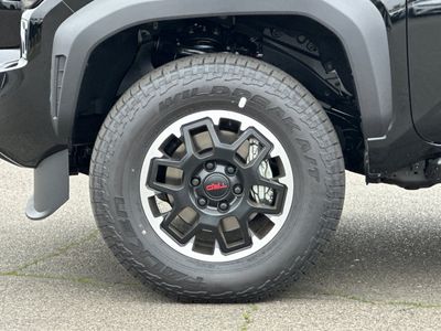2025 Toyota Tacoma i-FORCE MAX - Photo 30