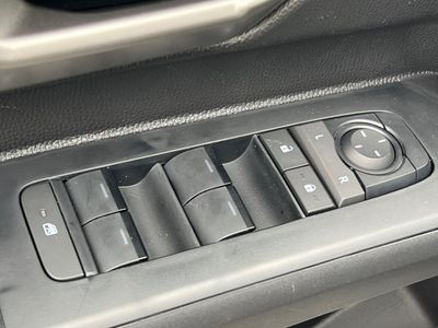 2025 Toyota Tacoma i-FORCE MAX - Photo 13