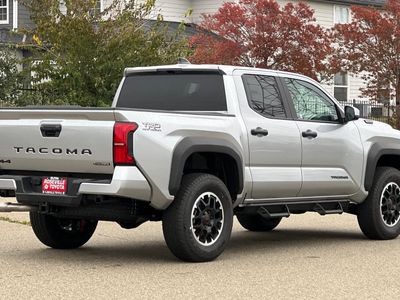 2025 Toyota Tacoma i-FORCE MAX - Photo 2