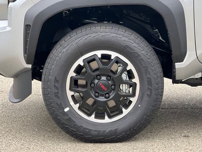2025 Toyota Tacoma i-FORCE MAX - Photo 29
