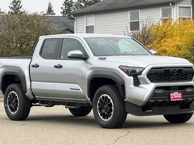 2025 Toyota Tacoma i-FORCE MAX - Photo 9