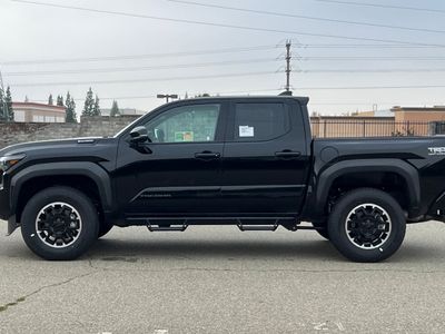 2025 Toyota Tacoma i-FORCE MAX - Photo 5