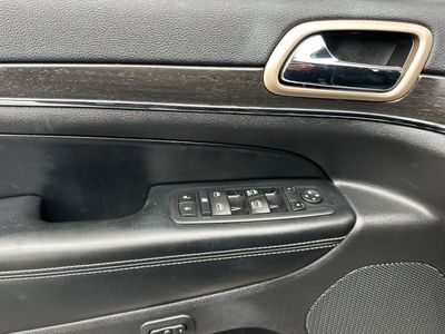 2017 Jeep Grand Cherokee - Photo 12