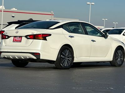 2023 Nissan Altima - Photo 2