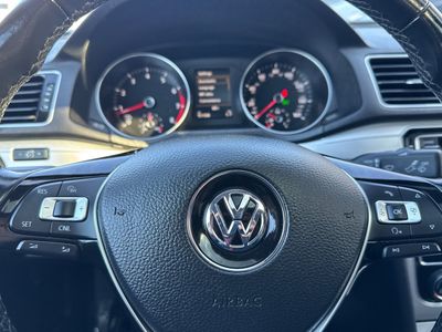 2019 Volkswagen Passat - Photo 24