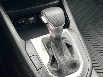 2023 Kia Forte - Photo 21