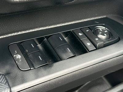 2025 Toyota Tacoma - Photo 13