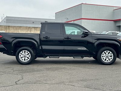 2025 Toyota Tacoma - Photo 6