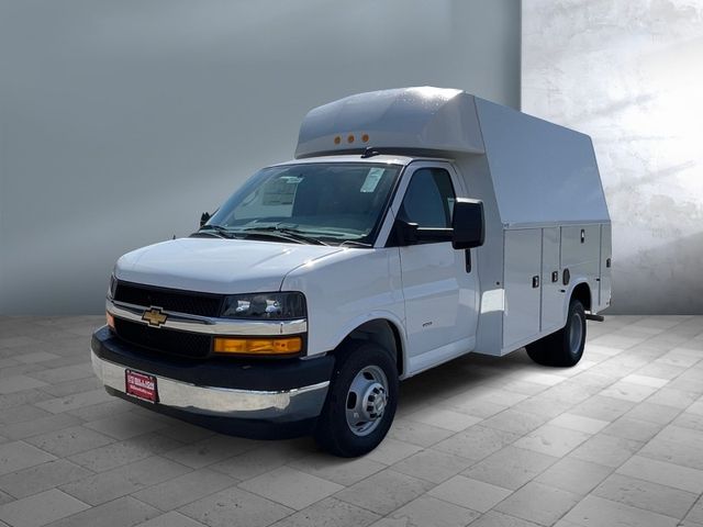 2025 Chevrolet Express Commercial Cutaway