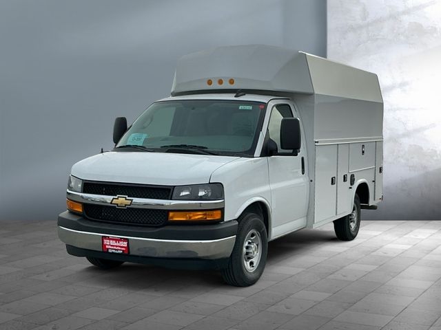 2025 Chevrolet Express Commercial Cutaway