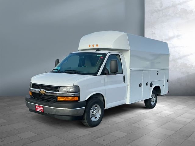 2025 Chevrolet Express Commercial Cutaway