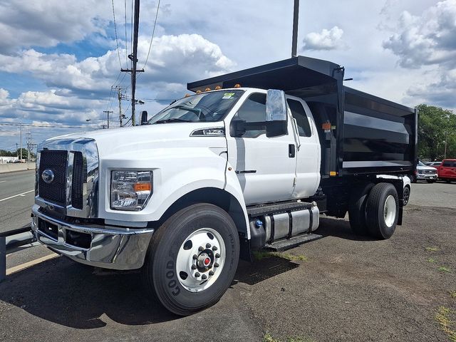 2025 Ford F-750SD