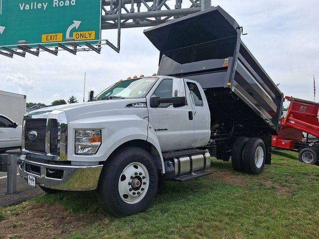 2025 Ford F-750SD
