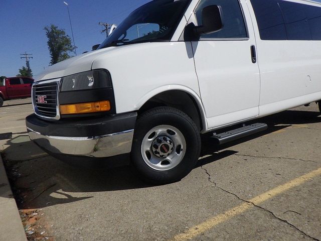 2025 GMC Savana Passenger