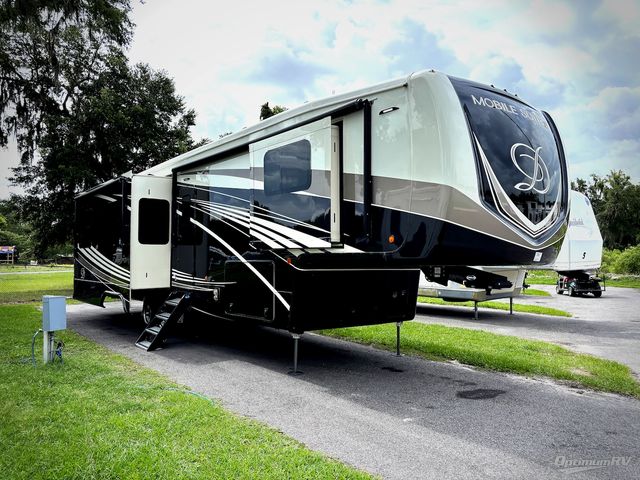 2022 DRV Mobile Suites