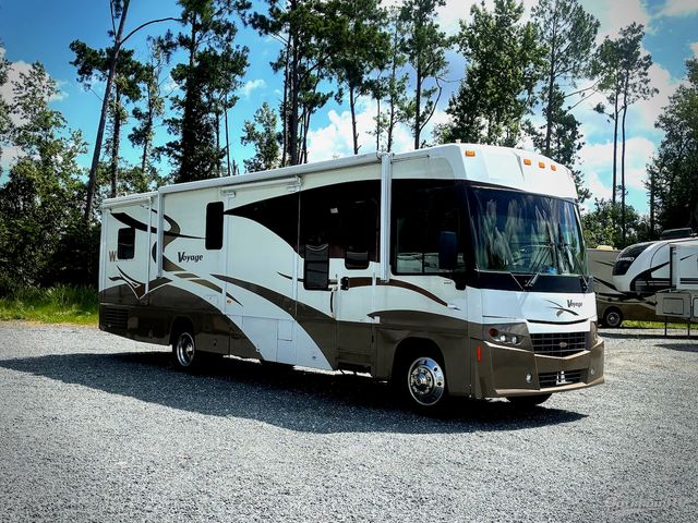 2006 Winnebago Voyage