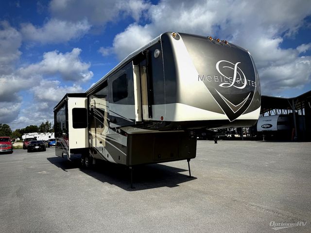 2020 DRV Mobile Suites