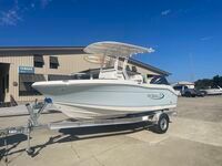 2026 Robalo 180 CC