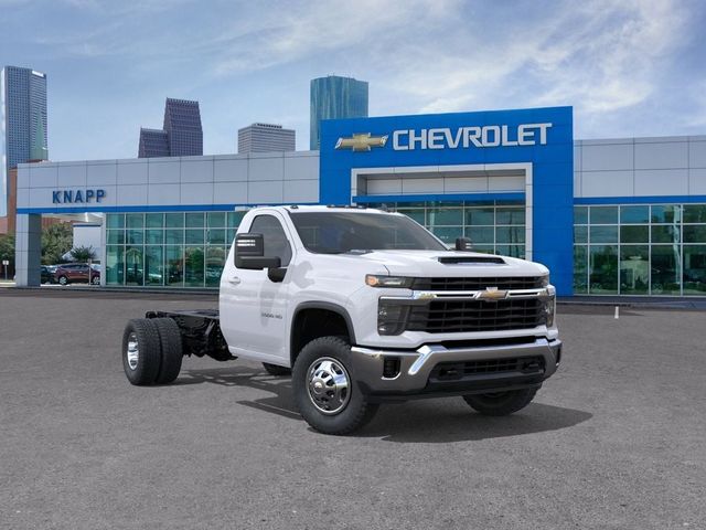 2026 Chevrolet Silverado 3500HD CC