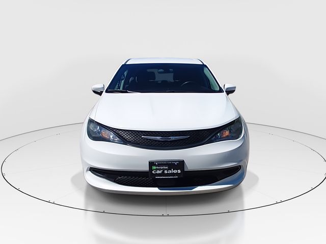 2022 Chrysler Voyager