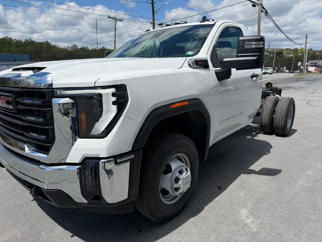 2026 GMC Sierra 3500 HD Chassis Cab