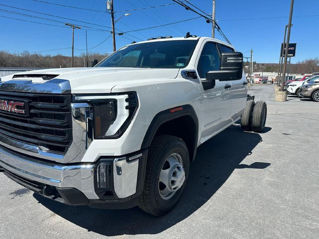 2026 GMC Sierra 3500 HD Chassis Cab
