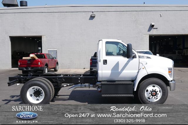 2027 Ford F-750SD