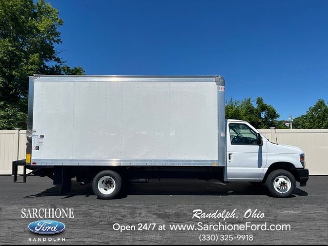 2024 Ford E-450SD