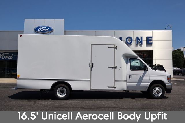 2027 Ford E-450SD