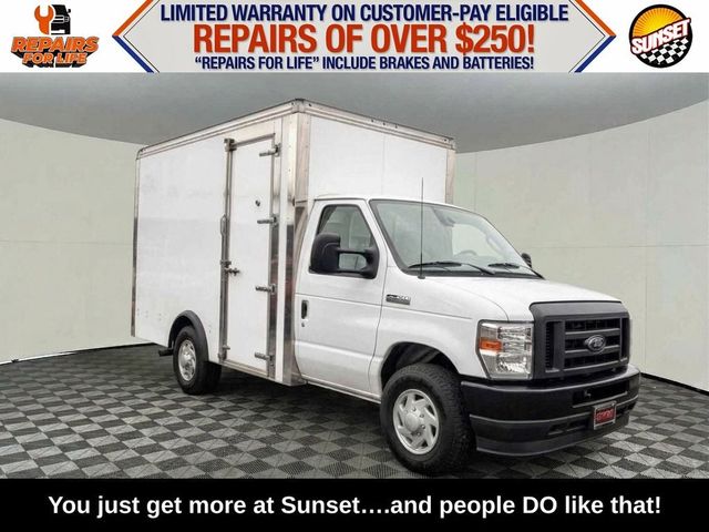 2023 Ford E-350 SD