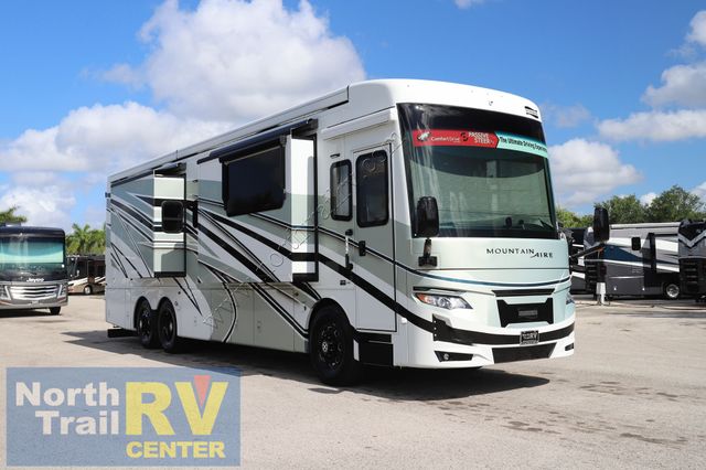 2027 Newmar Mountain Aire 3825