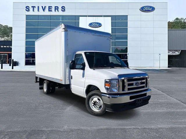 2025 Ford Econoline Cutaway