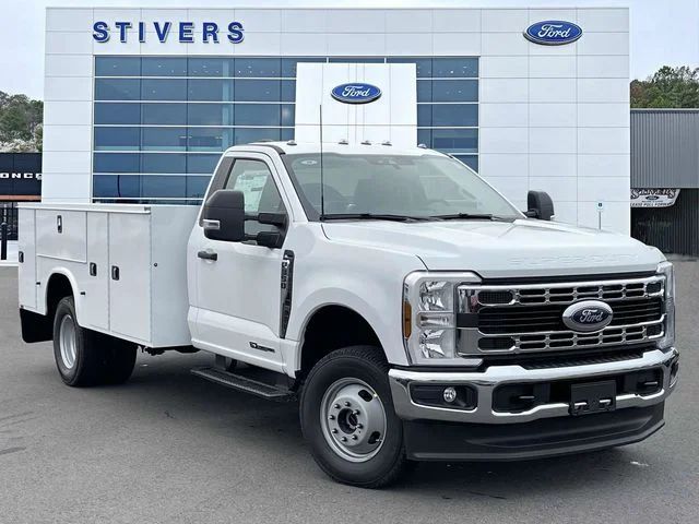 2025 Ford Chassis Cab