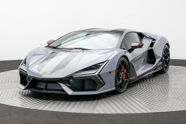 2024 Lamborghini Revuelto